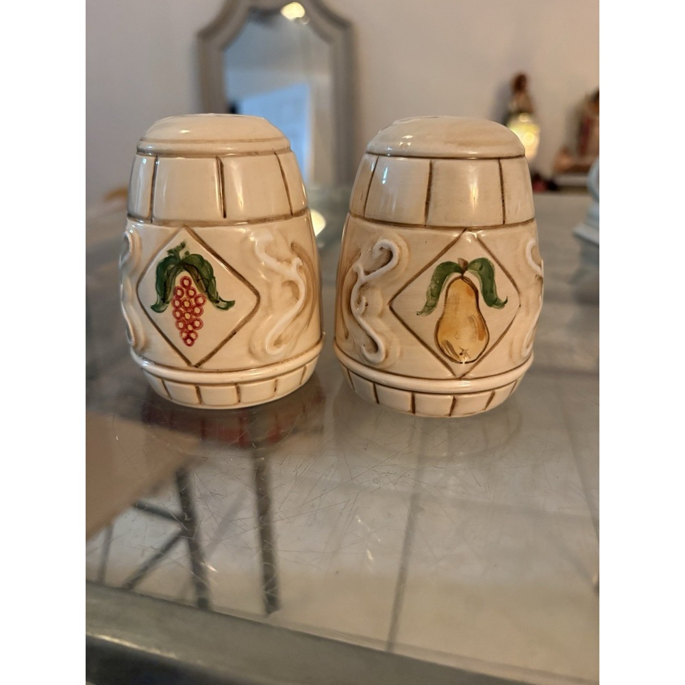 Vintage American Atelier San Marco Barrel Salt and Pepper Shakers Grapes
